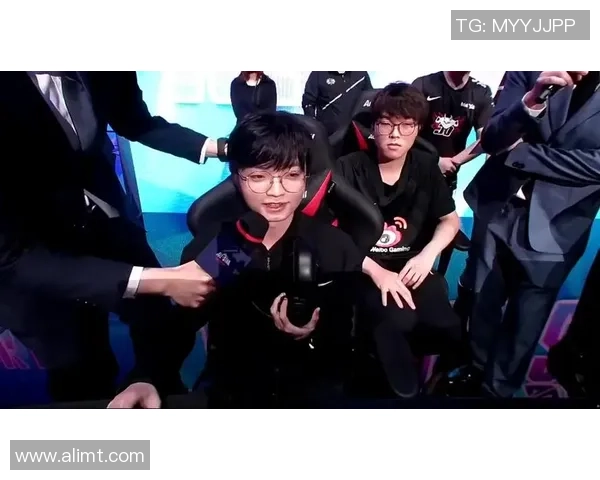 全明星赛分析：TES战术布局与团队协作的精彩表现